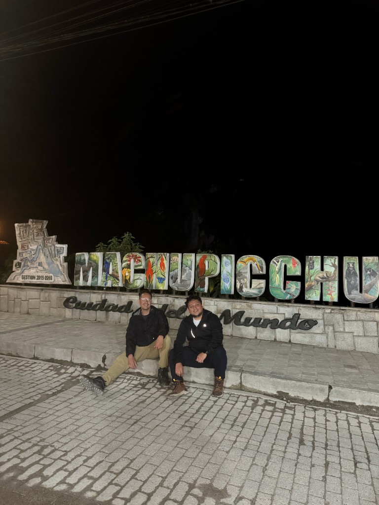 Wa2Desk en una reunión de negocios en Machu Picchu 2025